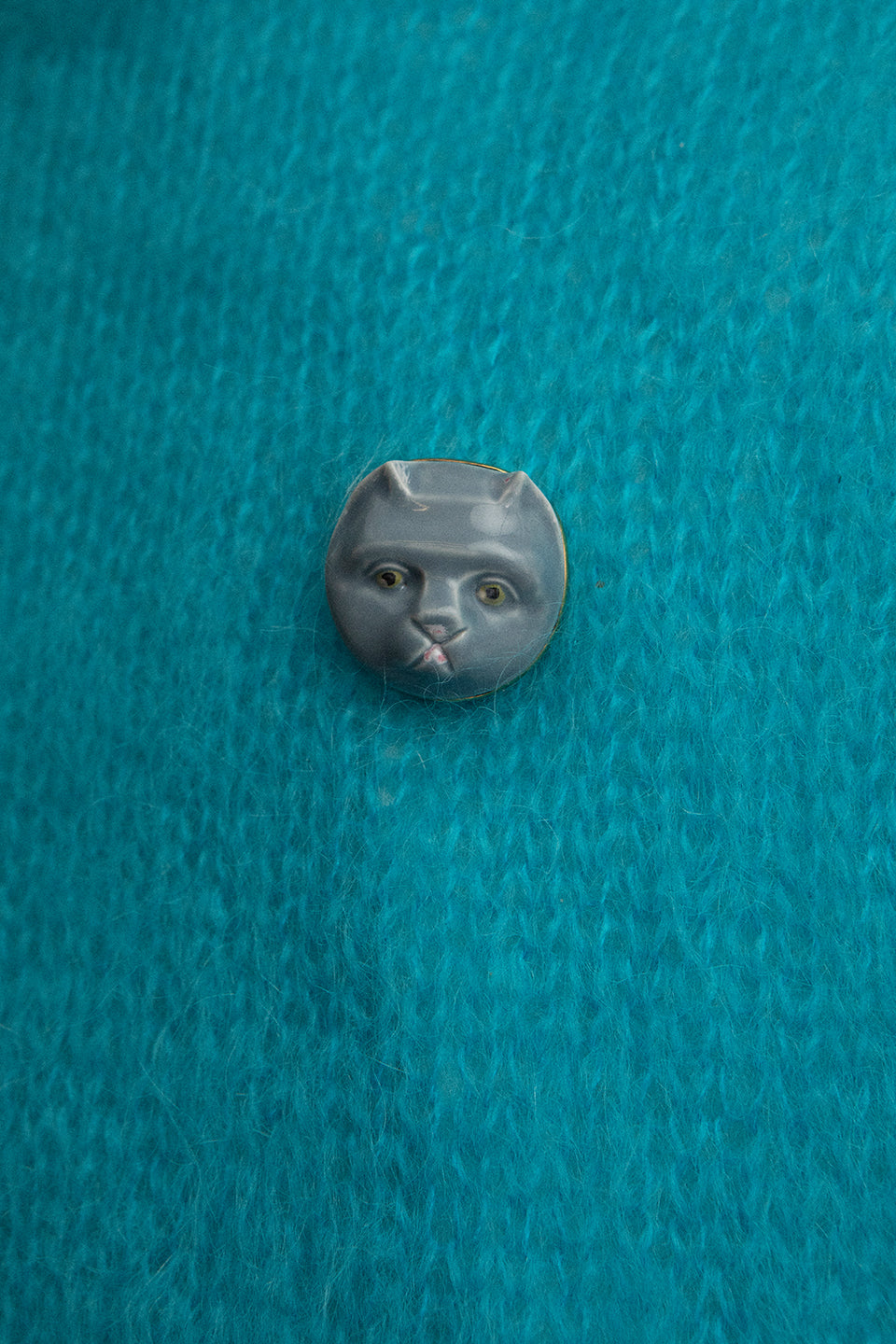 CAT FACE PIN