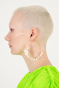 MORIBANA HOOP EARRINGS WHITE