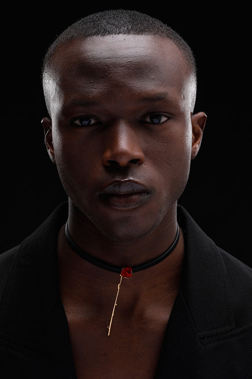 ROSEBUD STEM LEATHER CHOKER